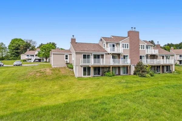 $294,900 | 7 Meadow Drive, Unit D, North Berwick, ME 03906