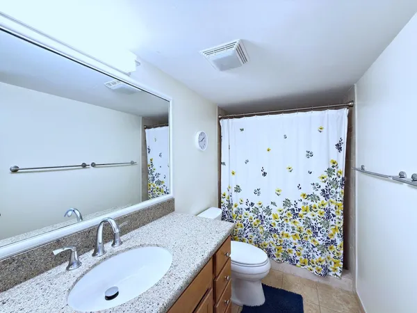 $8,000 | 3546 South Ocean Boulevard, Unit 826, South Palm Beach, FL 33480