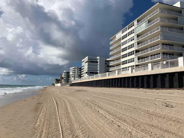 $8,000 | 3546 South Ocean Boulevard, Unit 826, South Palm Beach, FL 33480