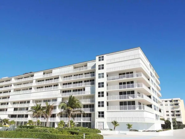 $8,000 | 3546 South Ocean Boulevard, Unit 826, South Palm Beach, FL 33480