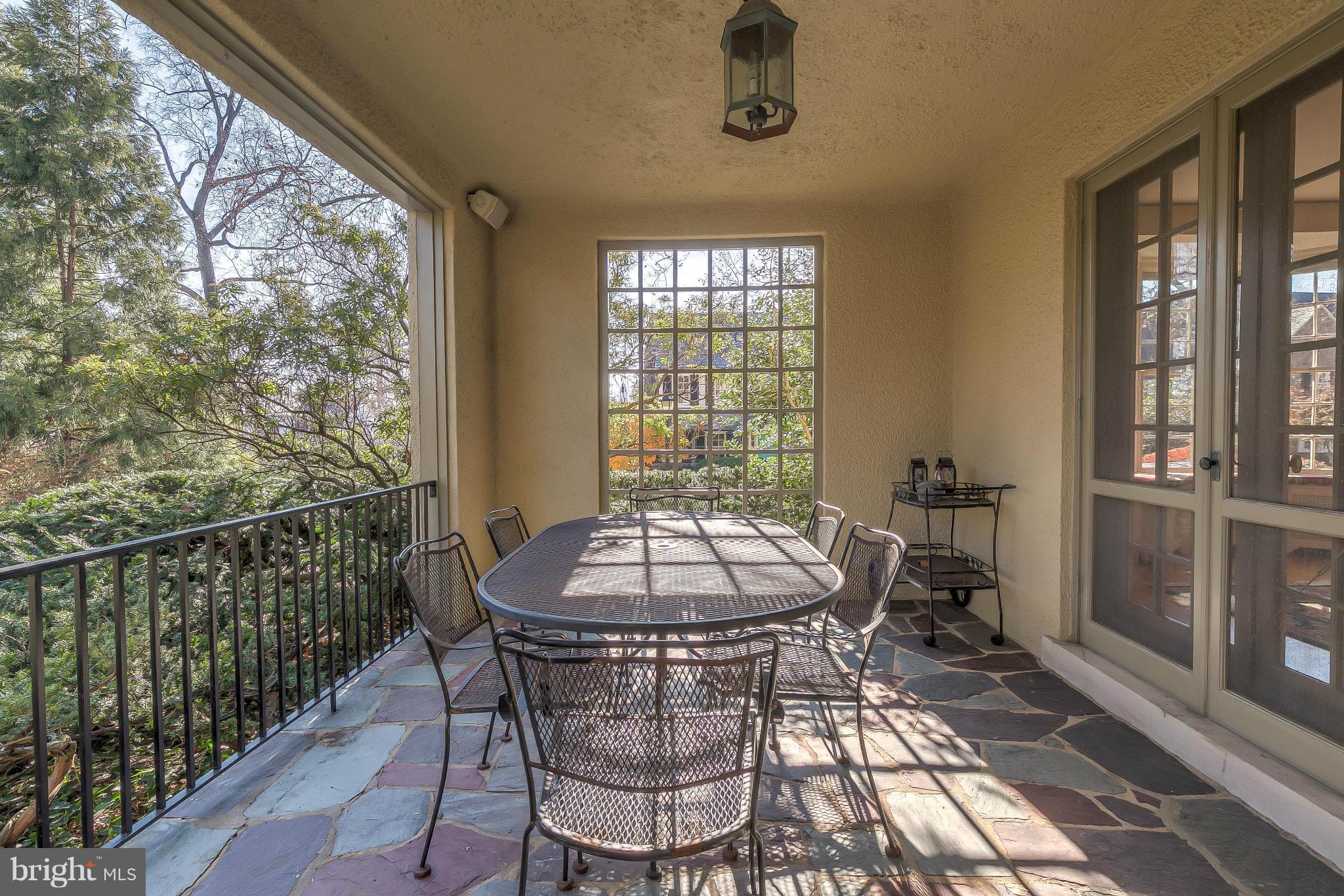 112 Tunbridge Road Baltimore, MD 21212 - Photo 29 of 30 Covered Porch