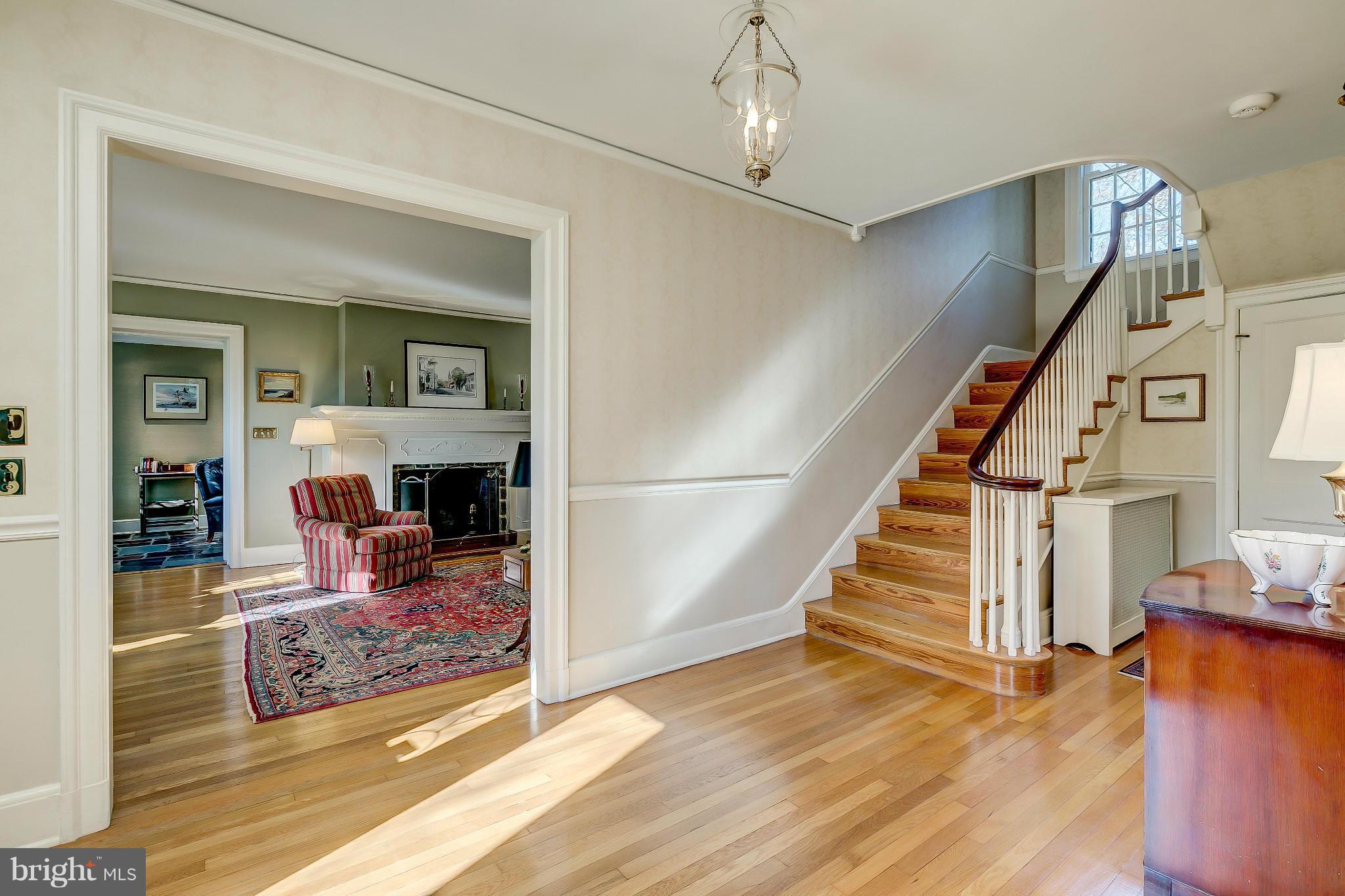 112 Tunbridge Road Baltimore, MD 21212 - Photo 3 of 30 Foyer