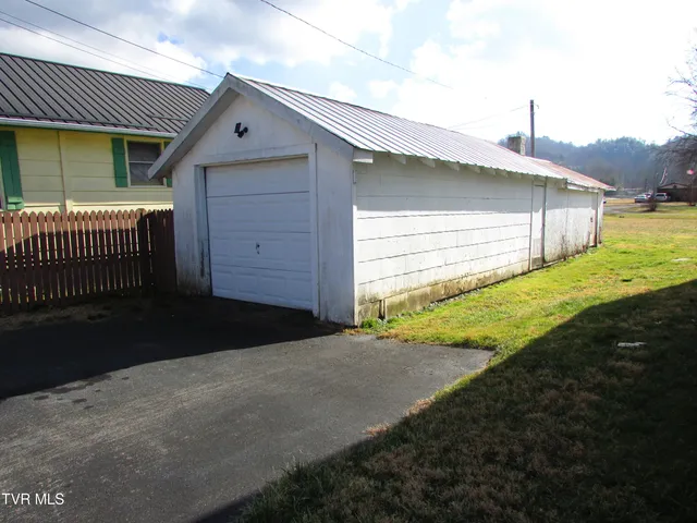 $183,800 | 310 Conway Street, Roan Mountain, TN 37687