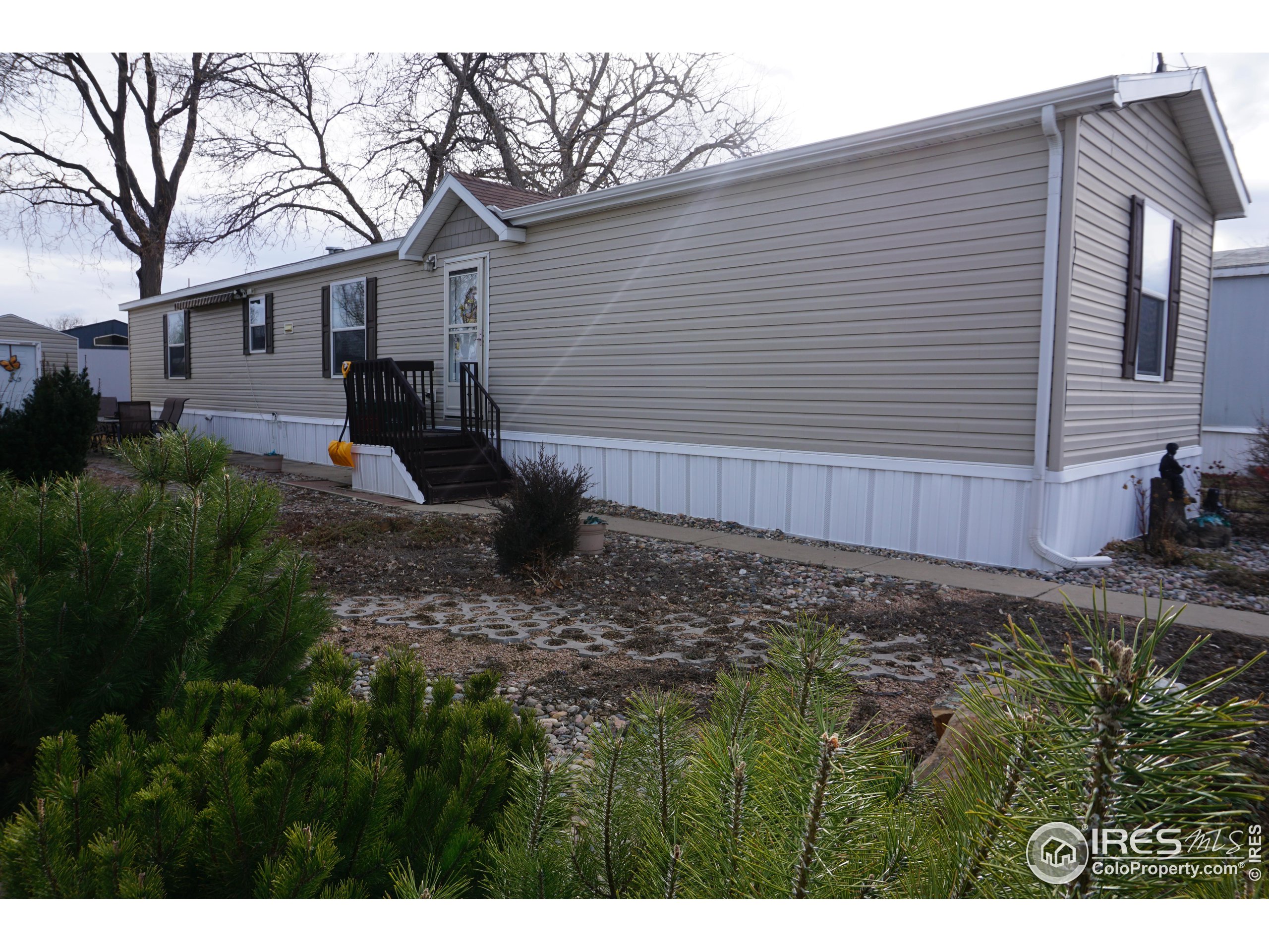 221 West 57th St Unit 41B  