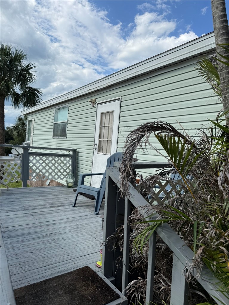 829 High Street Sebastian, FL 32958 - Photo 5 of 23