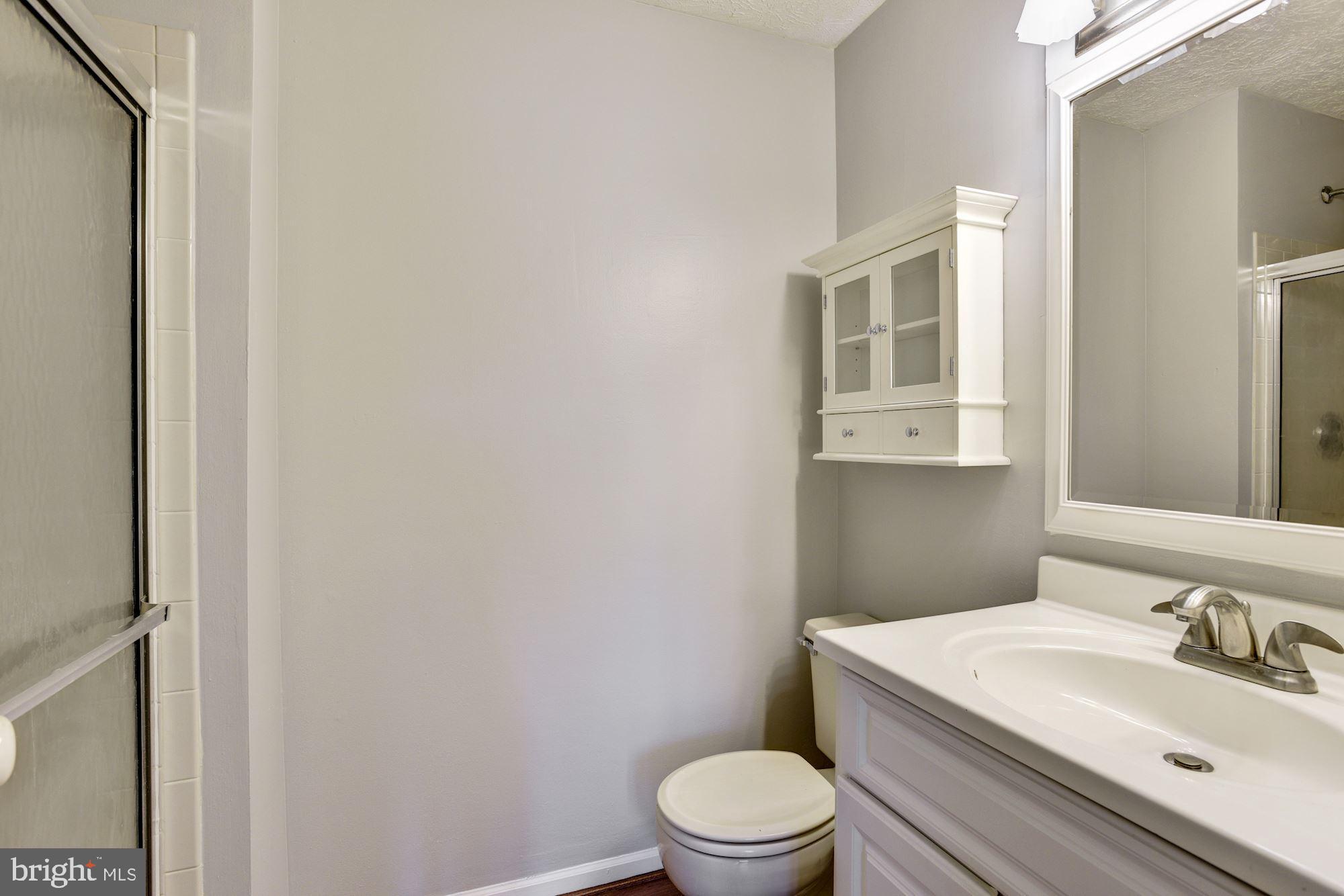 857 Deering Road, Unit 9E Pasadena, MD 21122 - Photo 11 of 18 Master Bath