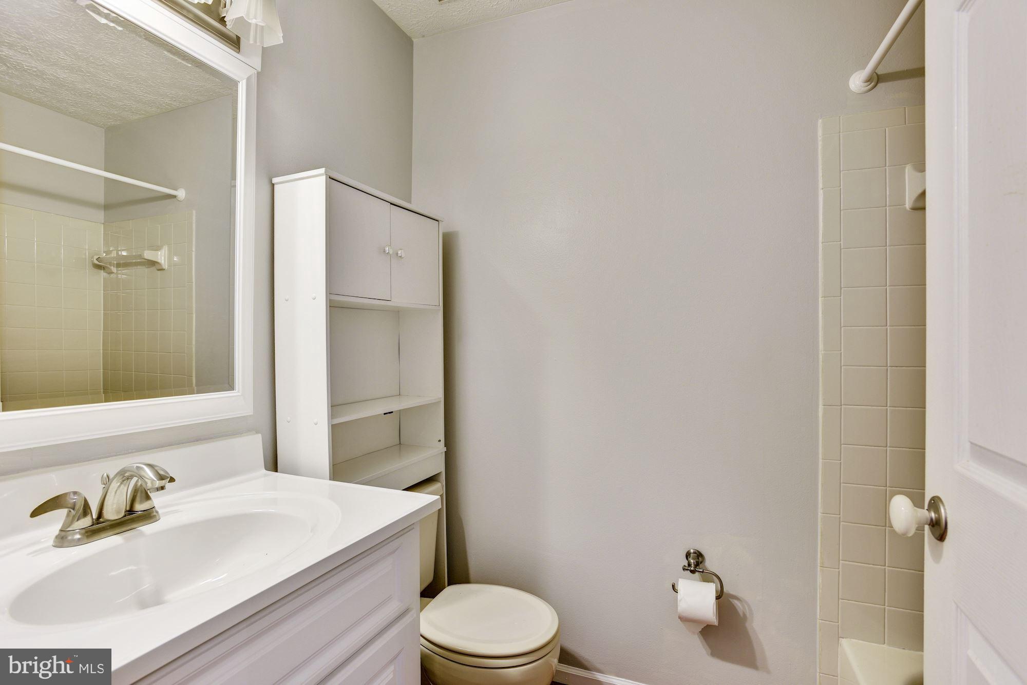 857 Deering Road, Unit 9E Pasadena, MD 21122 - Photo 14 of 18 Full Bath