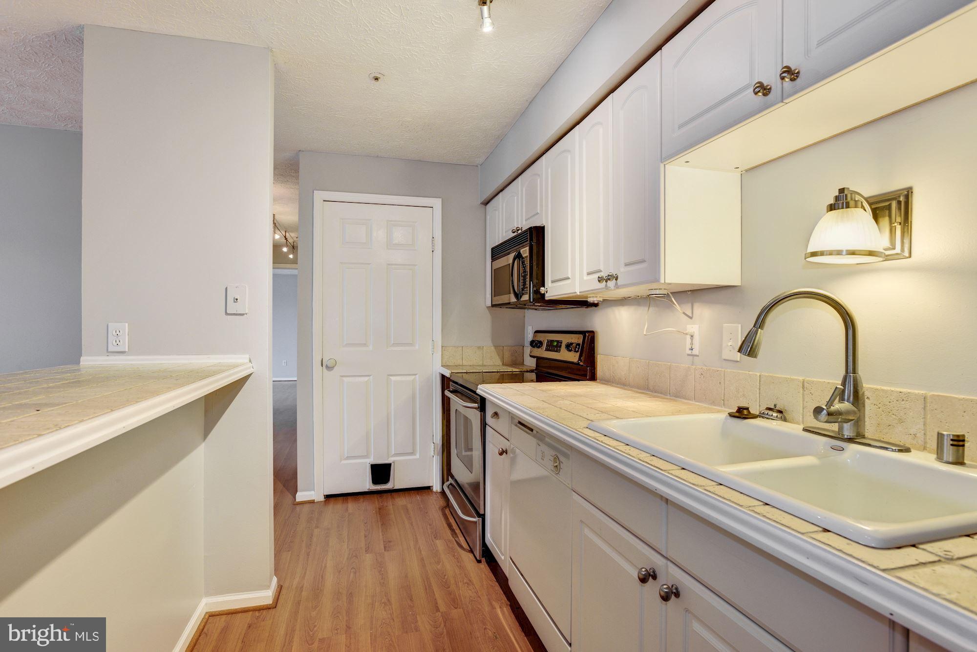 857 Deering Road, Unit 9E Pasadena, MD 21122 - Photo 5 of 18 Kitchen