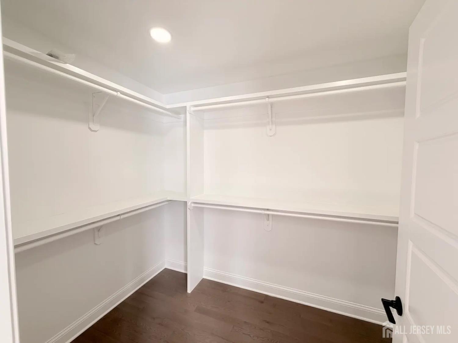40 Foyer Street Edison, NJ 08817 - Photo 8 of 12 a view of an empty room