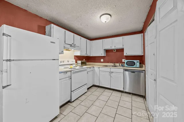 $225,000 | 8114 Holly Hill Road, Charlotte, NC 28227