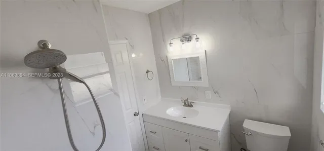 $3,995 | 200 Northwest 9th Street, Boca Raton, FL 33432