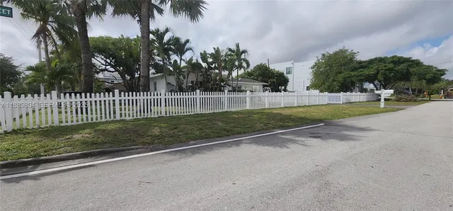 $3,995 | 200 Northwest 9th Street, Boca Raton, FL 33432