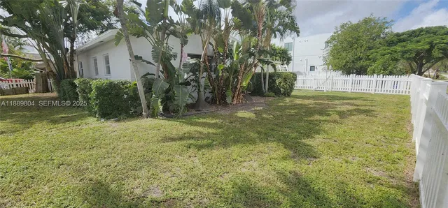 $3,995 | 200 Northwest 9th Street, Boca Raton, FL 33432