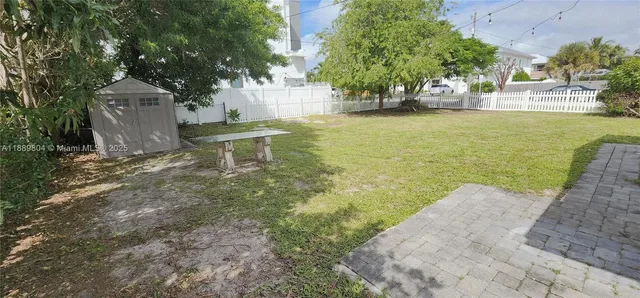 $3,995 | 200 Northwest 9th Street, Boca Raton, FL 33432
