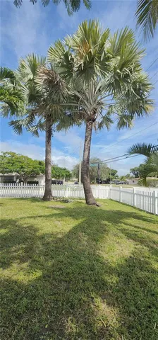 $3,995 | 200 Northwest 9th Street, Boca Raton, FL 33432