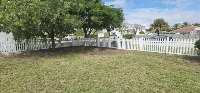 $3,995 | 200 Northwest 9th Street, Boca Raton, FL 33432