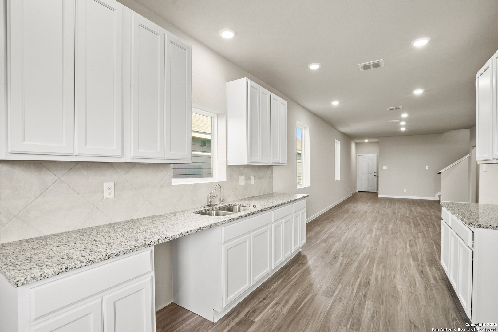 2642 Downsbury Road New Braunfels, TX 78130 - Photo 8 of 33