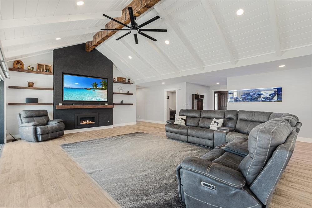 1220 South Ridgemark Drive Hollister, CA 95023 - Photo 13 of 119