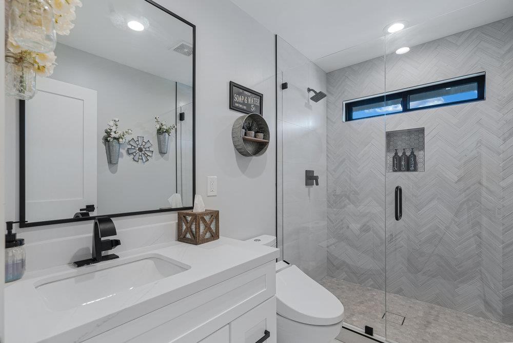 1220 South Ridgemark Drive Hollister, CA 95023 - Photo 26 of 119