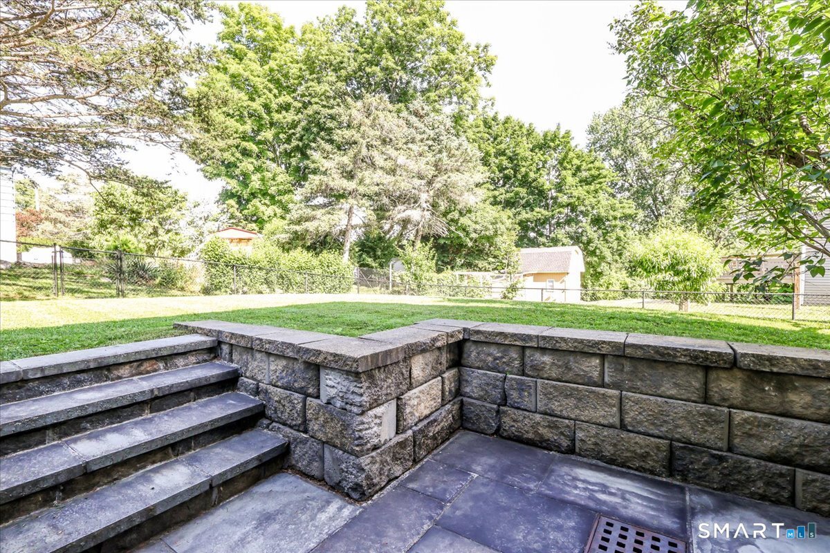 46 Jeanette Road Danbury, CT 06811 - Photo 23 of 35