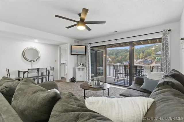 $252,000 | 624 Indian Pointe, Unit 624, Osage Beach, MO 65065
