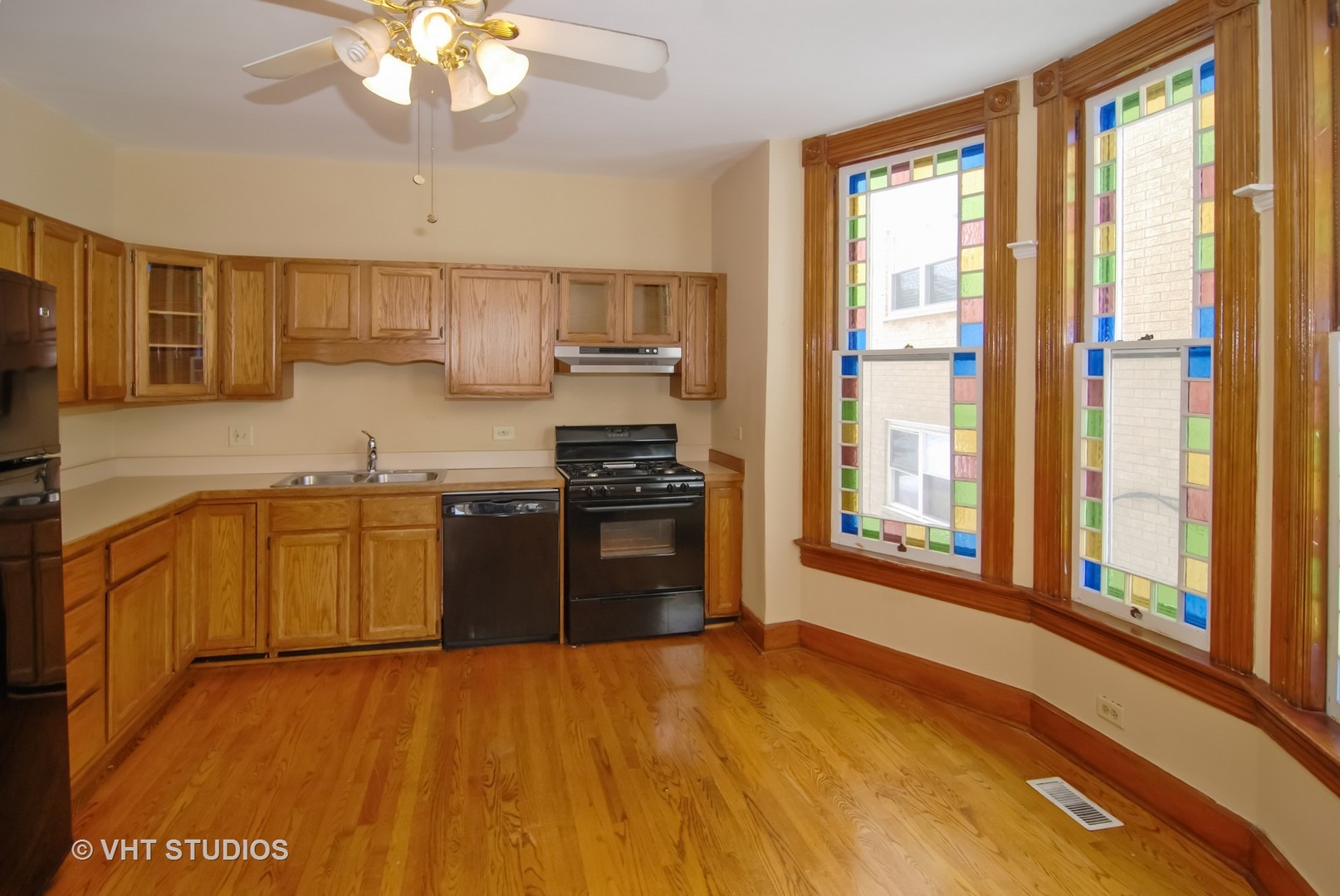 62 Lincoln Avenue Riverside, IL 60546 - Photo 4 of 10