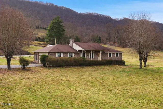 $530,000 | 186 Kelly Coomer Road, Big Stone Gap, VA 24219