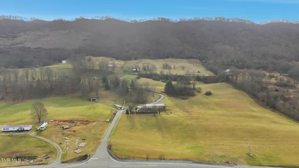 $530,000 | 186 Kelly Coomer Road, Big Stone Gap, VA 24219
