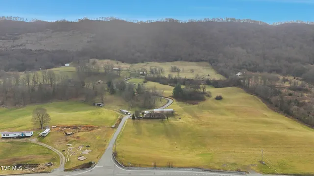 $530,000 | 186 Kelly Coomer Road, Big Stone Gap, VA 24219