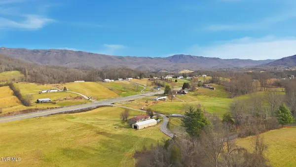 $530,000 | 186 Kelly Coomer Road, Big Stone Gap, VA 24219