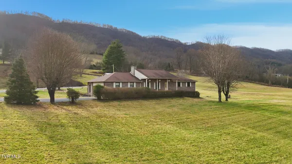 $530,000 | 186 Kelly Coomer Road, Big Stone Gap, VA 24219