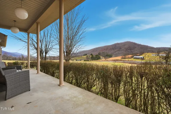 $530,000 | 186 Kelly Coomer Road, Big Stone Gap, VA 24219