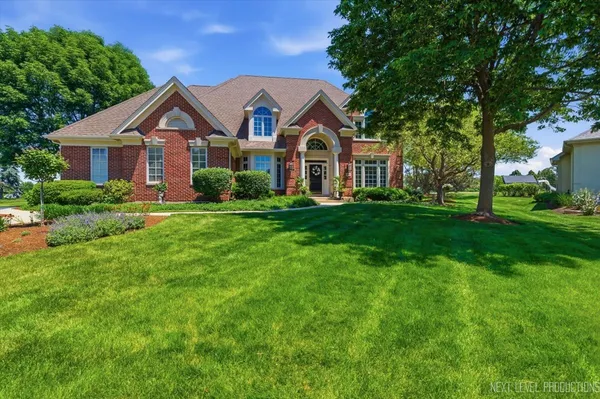 $1,200,000 | 955 Harbor Town Court, Geneva, IL 60134