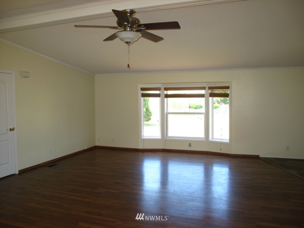 518 North Barr Road Port Angeles, WA 98362 - Photo 4 of 25 Gallery Image 4