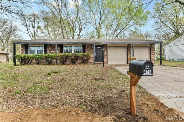 $195,000 | 404 Country Meadow Lane, Belleville, IL 62221