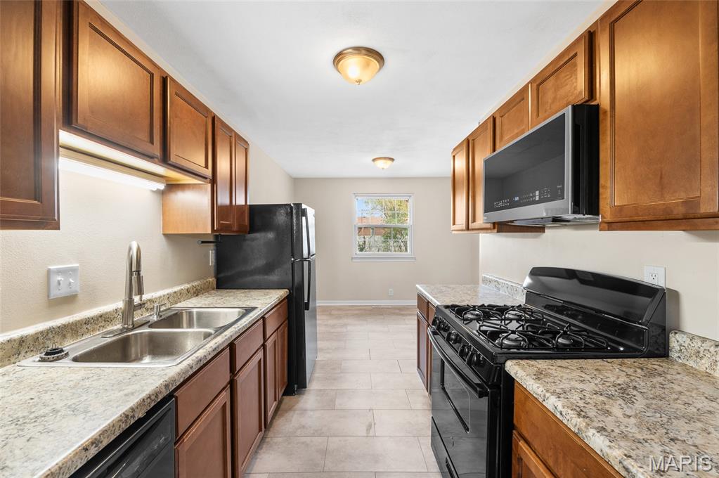 404 Country Meadow Lane Belleville, IL 62221 - Photo 13 of 31