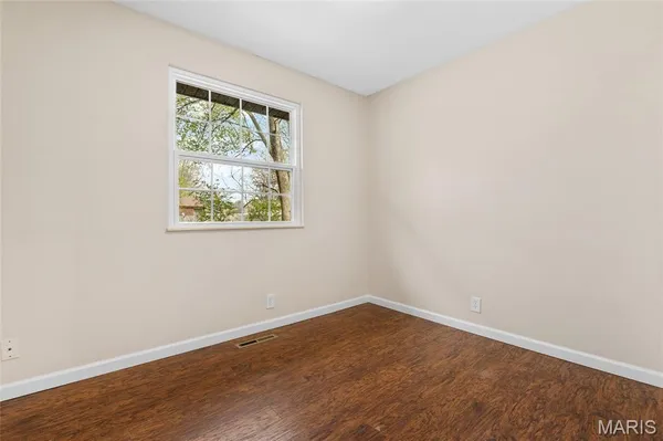 $195,000 | 404 Country Meadow Lane, Belleville, IL 62221