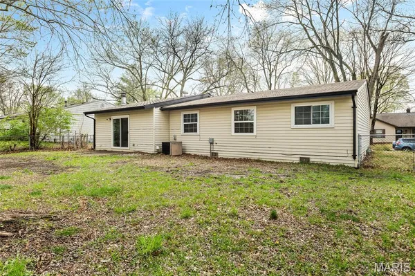 $195,000 | 404 Country Meadow Lane, Belleville, IL 62221