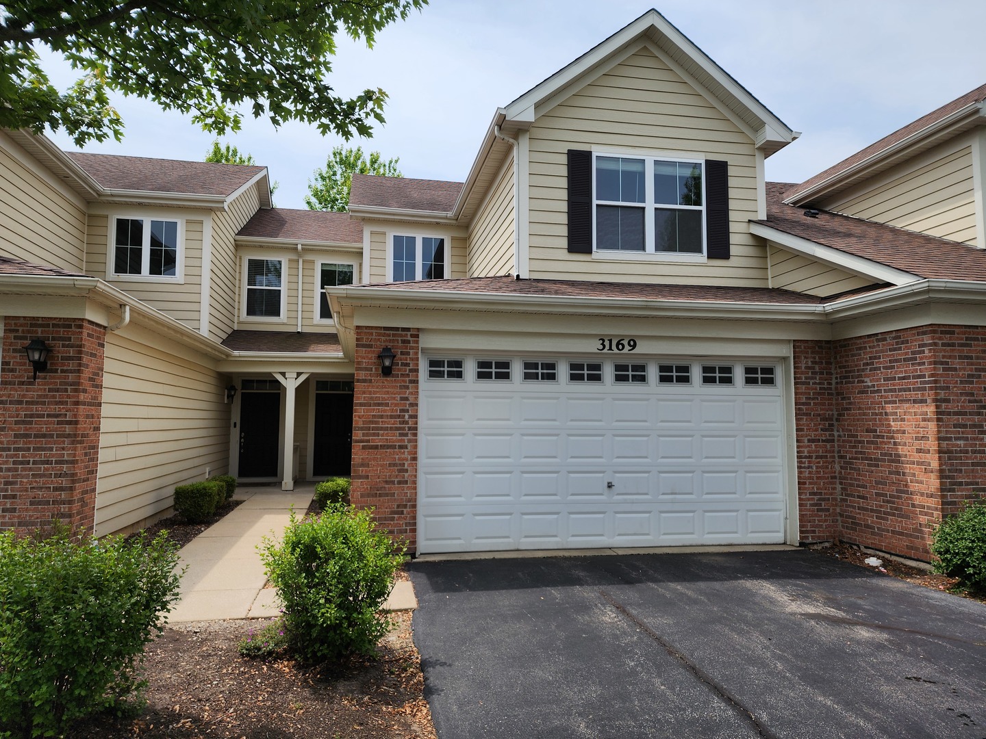 3169 Pearl Street Elgin, IL 60124 - Photo 1 of 18 Gallery Image 1