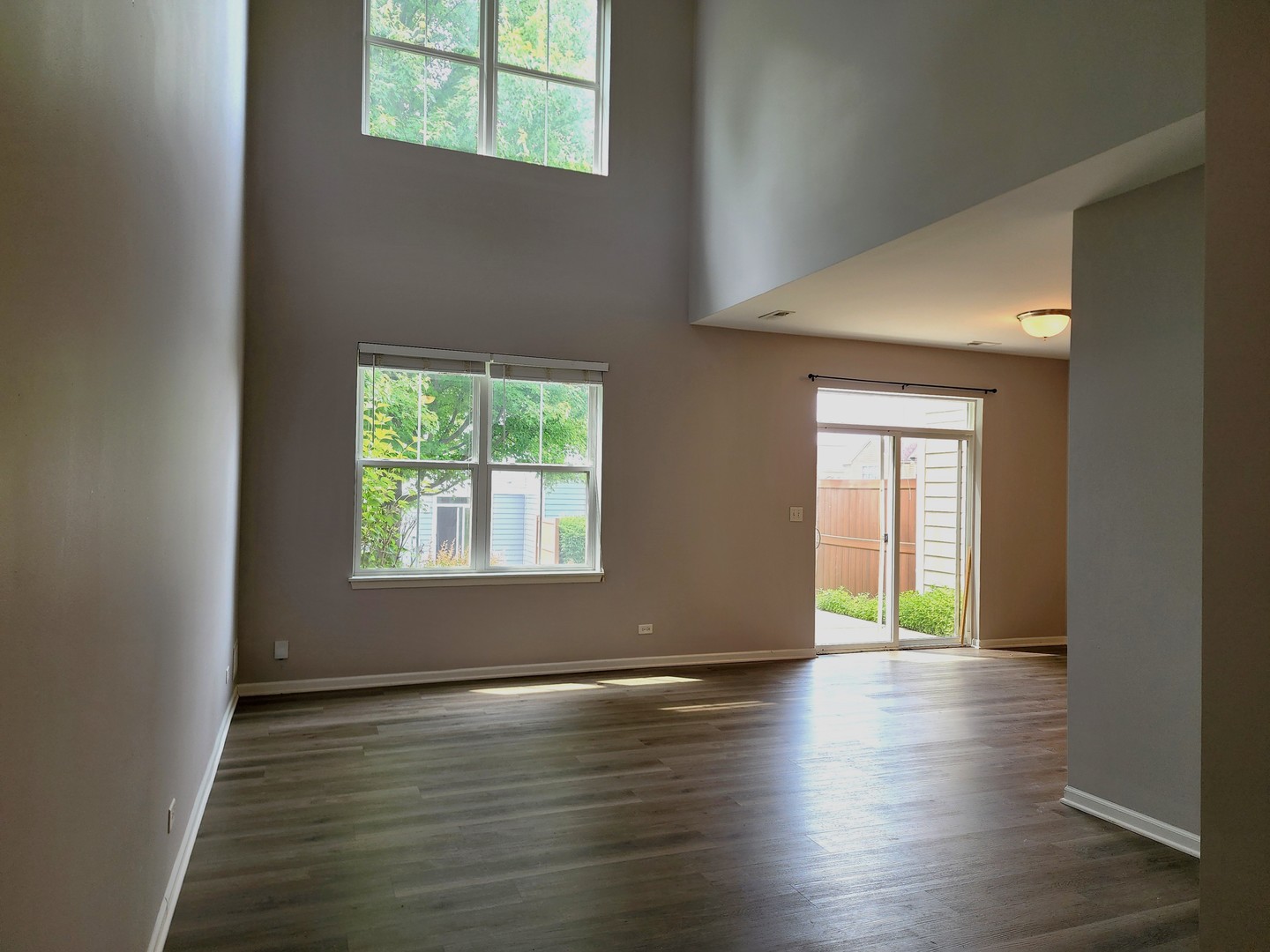 3169 Pearl Street Elgin, IL 60124 - Photo 2 of 18 Gallery Image 2