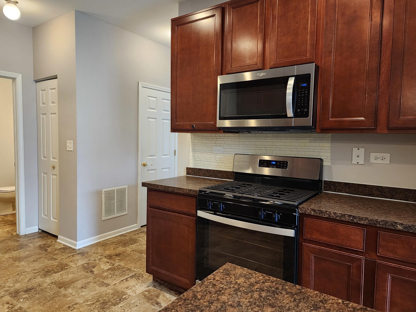 3169 Pearl Street Elgin, IL 60124 - Photo 10 of 18 Gallery Image 10