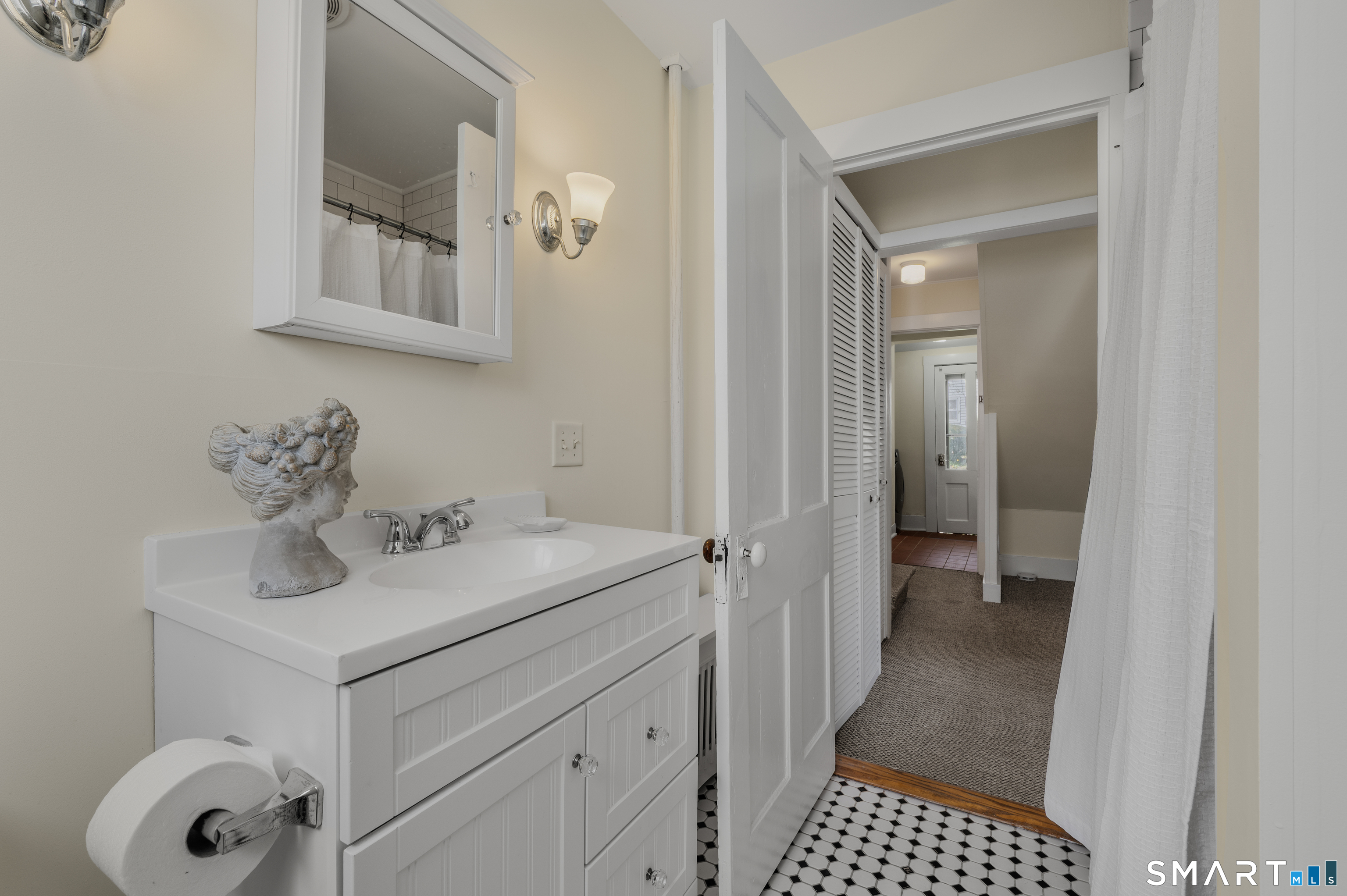 23 Ridgewood Avenue Waterford, CT 06385 - Photo 14 of 37