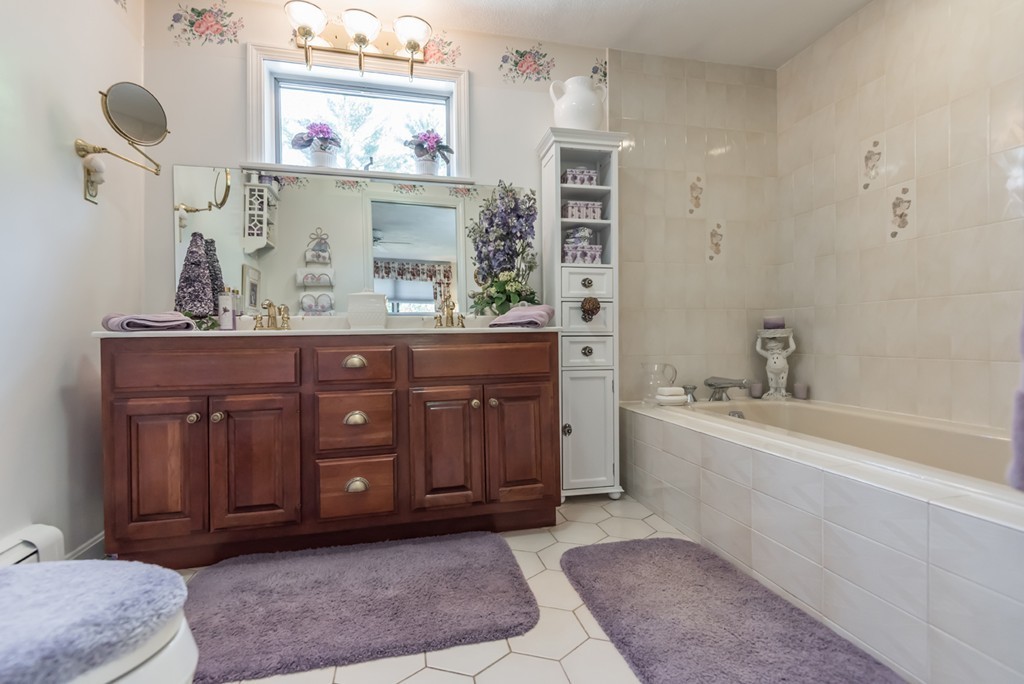 279 Main Street Boxford, MA 01921 - Photo 17 of 27