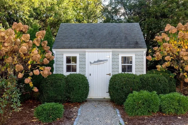 $2,950,000 | 17 Winsor Street, Duxbury, MA 02332