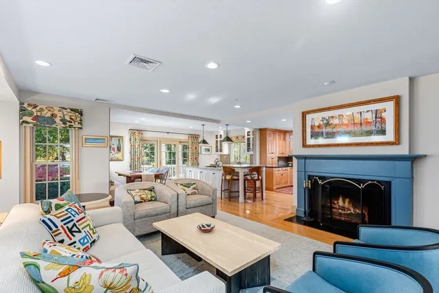 $2,950,000 | 17 Winsor Street, Duxbury, MA 02332