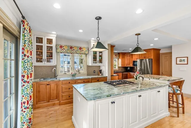 $2,950,000 | 17 Winsor Street, Duxbury, MA 02332