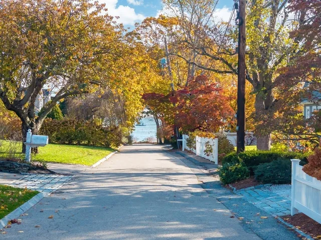 $2,950,000 | 17 Winsor Street, Duxbury, MA 02332