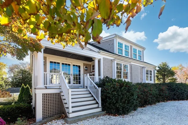 $2,950,000 | 17 Winsor Street, Duxbury, MA 02332