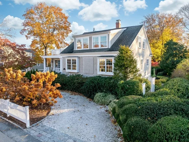 $2,950,000 | 17 Winsor Street, Duxbury, MA 02332