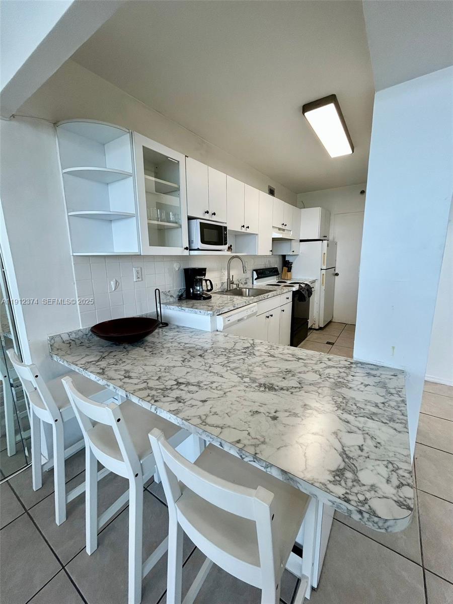 100 Lincoln Road, Unit 1220 Miami Beach, FL 33139 - Photo 4 of 10